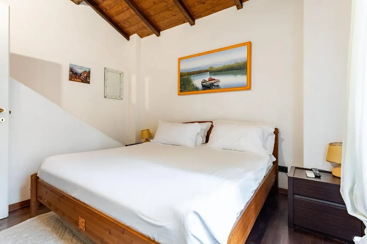 Gamberini House - Private Garden Apartment Bologna